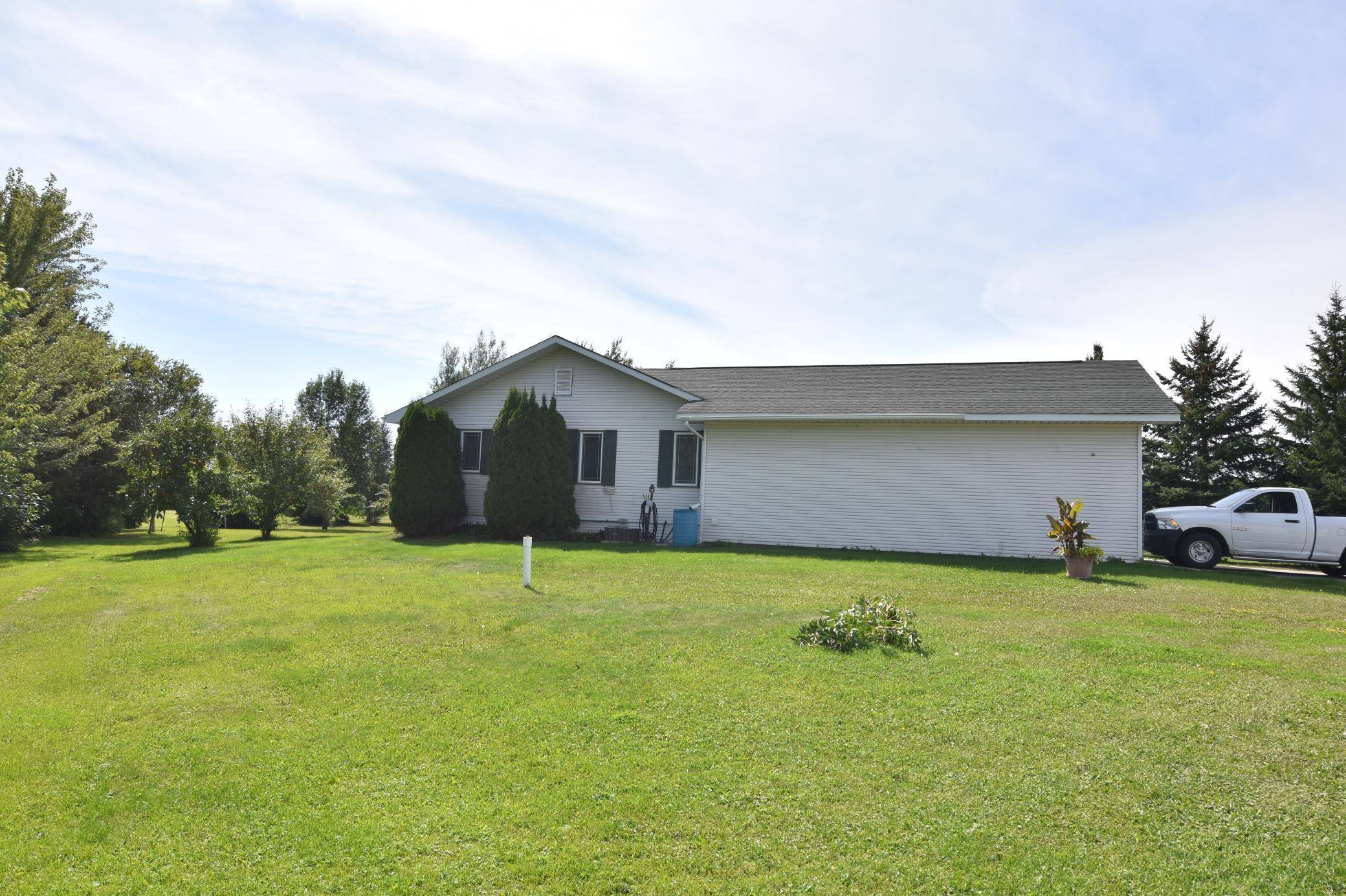 220 4th AVE SW, Baudette, MN 56623