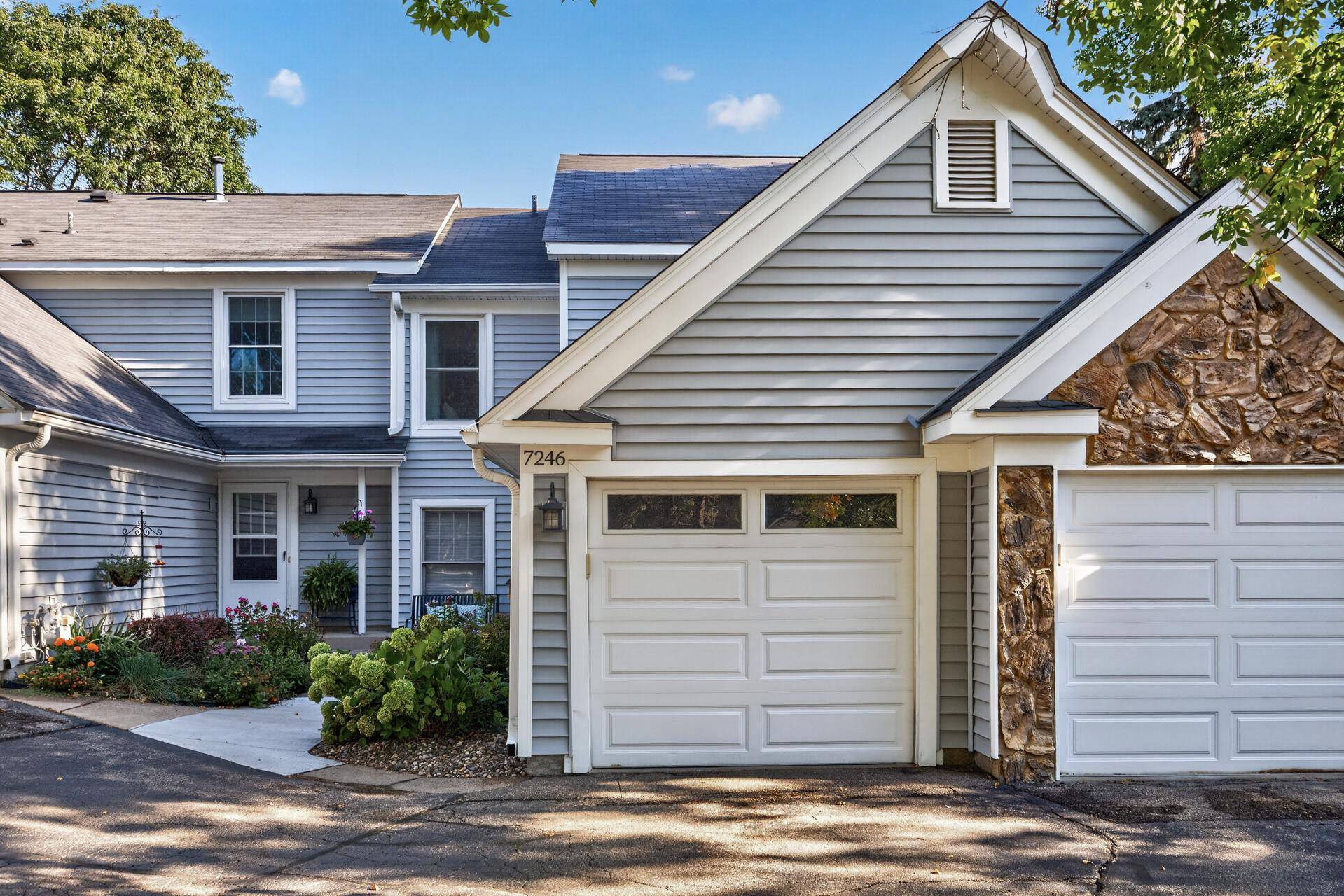 7246 Allen CT, Eden Prairie, MN 55346