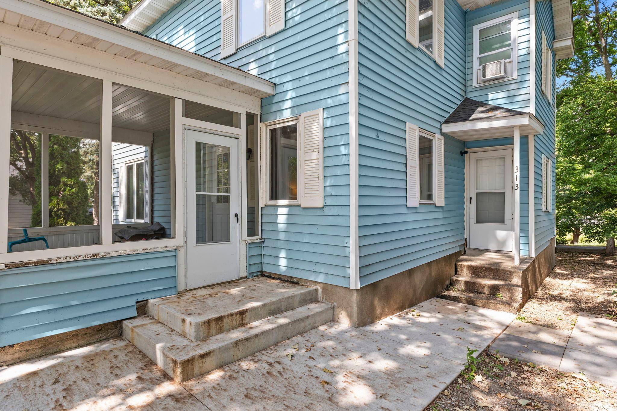 317 W River ST, Monticello, MN 55362