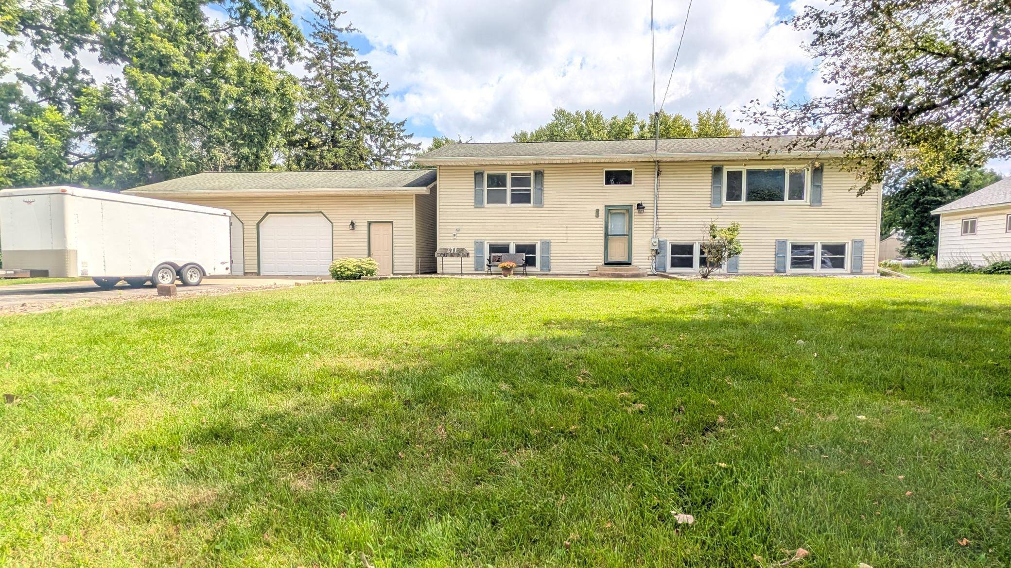 263 S Pine ST, Dexter, MN 55926