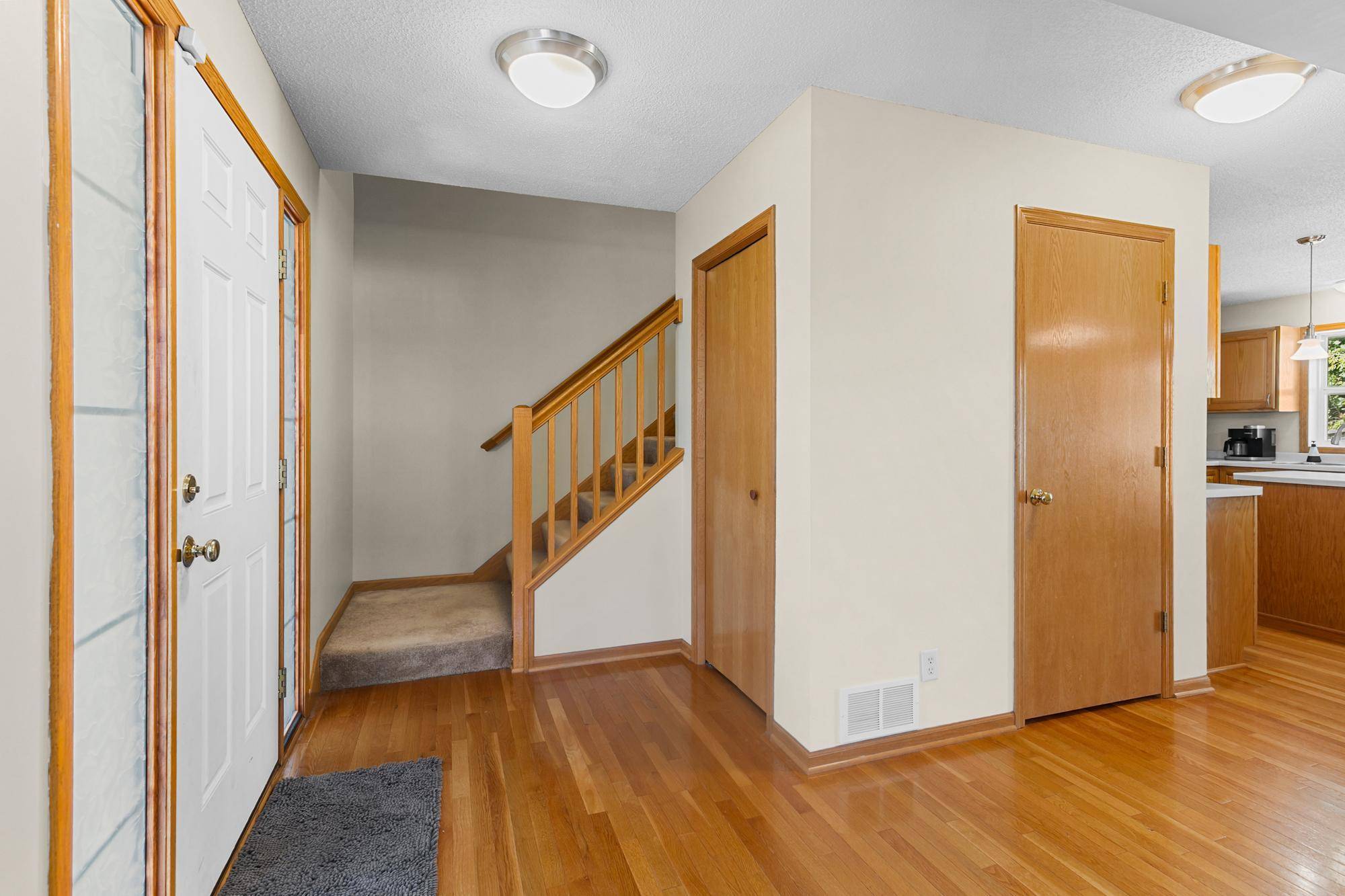 379 Wheelock Pkwy E, Saint Paul, MN 55130