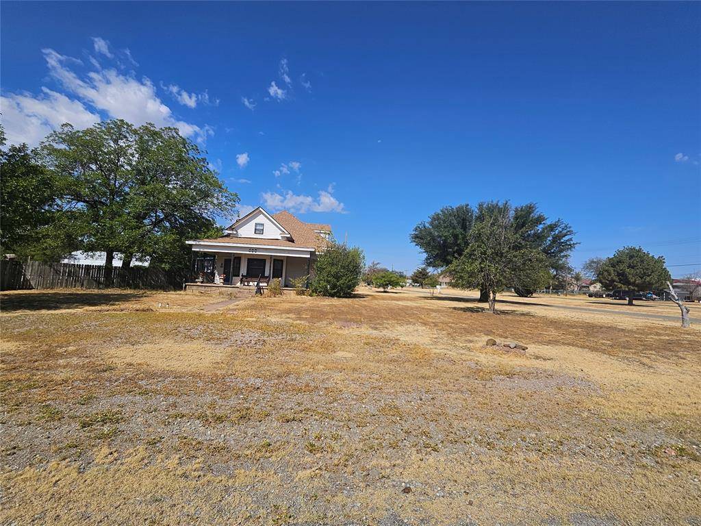 409 N Locust COR, Granite, OK 73547