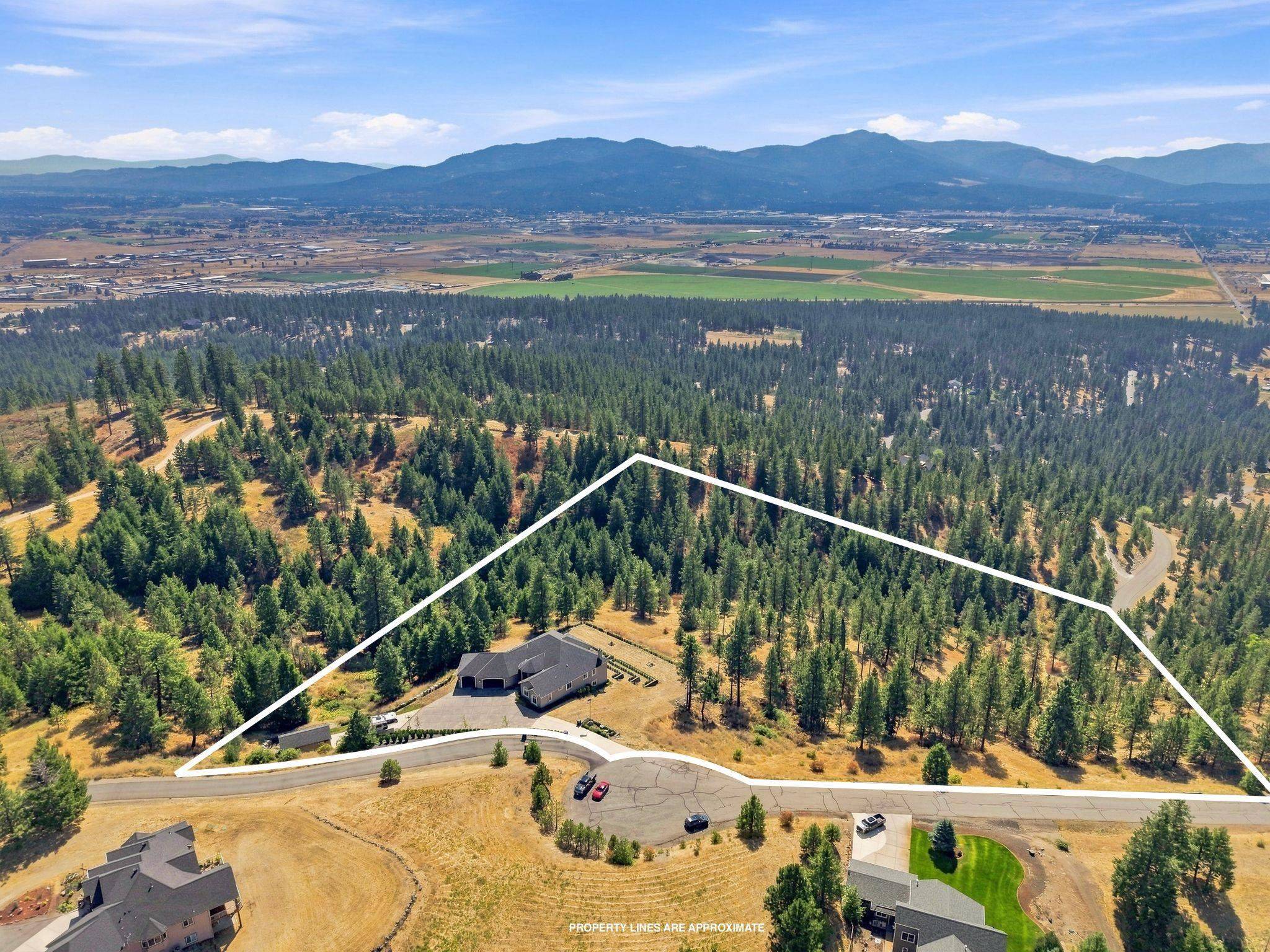 11024 N Lookout View Ln, Newman Lake, WA 99025