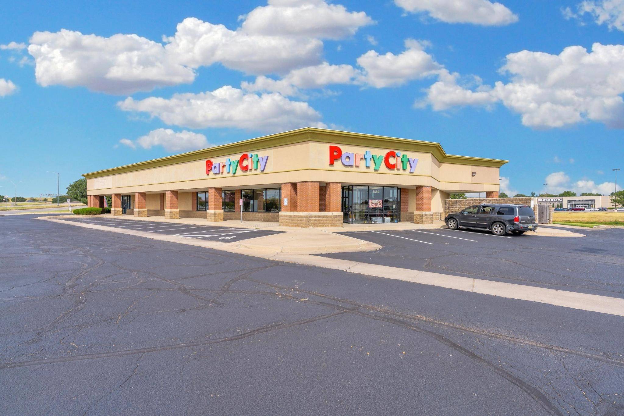 6866 W Kellogg Dr, Wichita, KS 67209