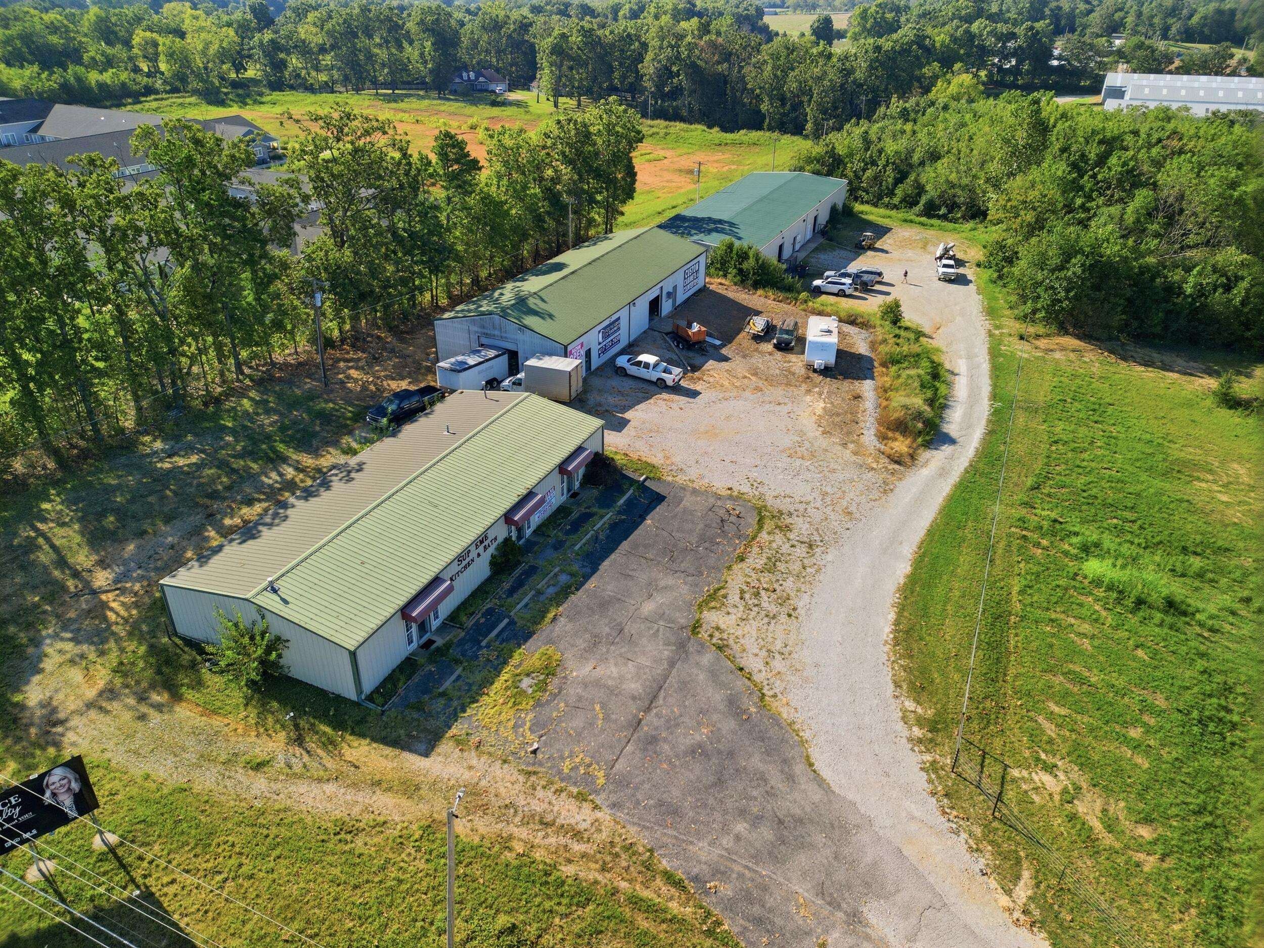 1398-1402 S Valley RD, West Plains, MO 65775