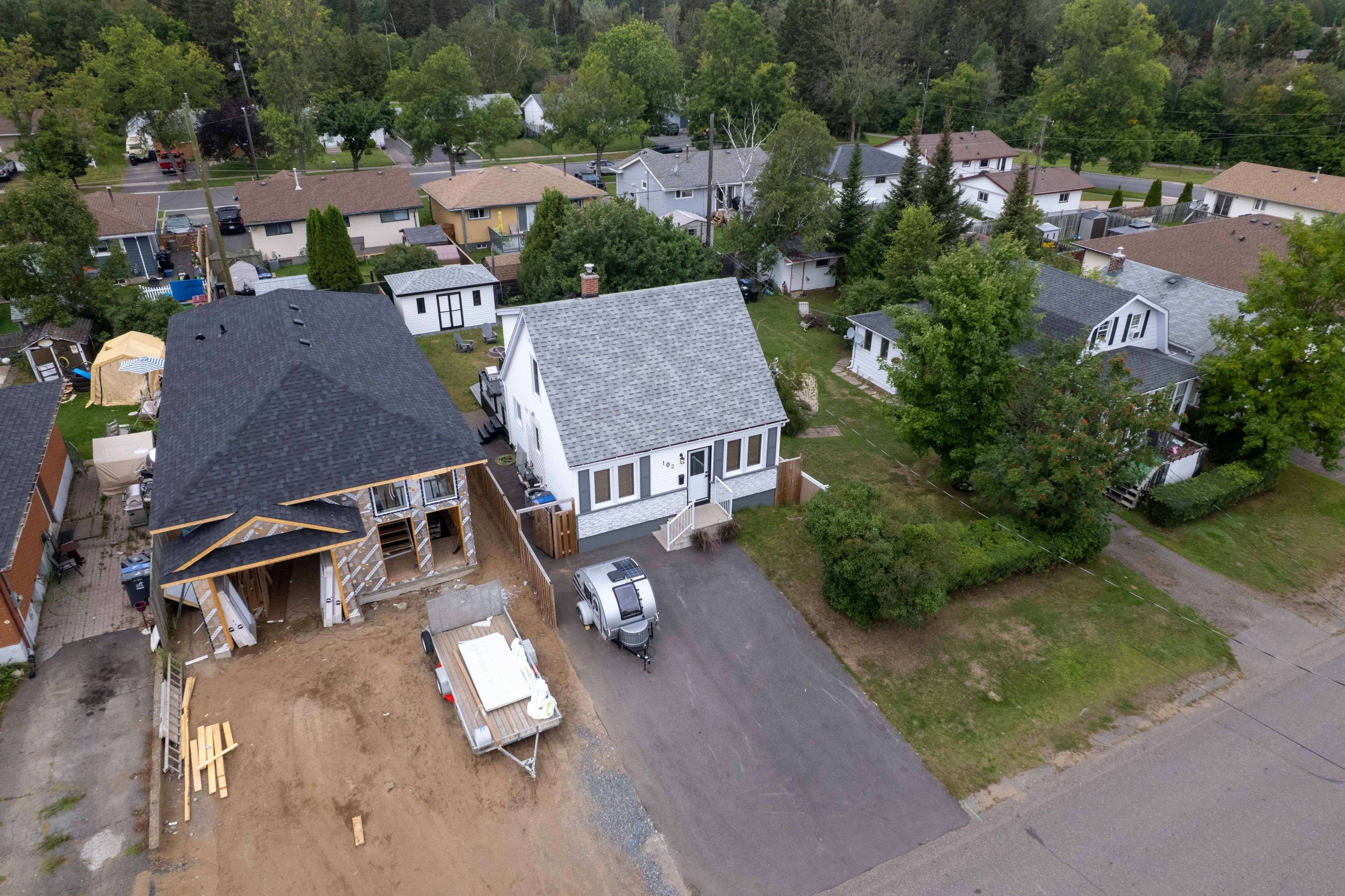 102 Bruce ST, Thunder Bay, ON P7A 5W6