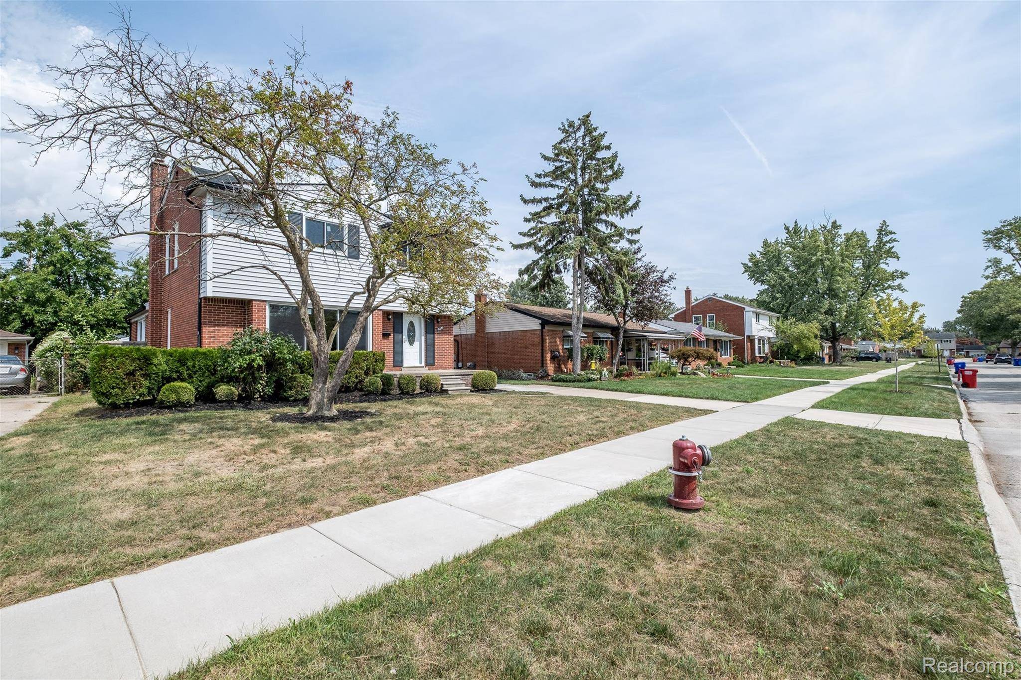 18259 Spring CT S, Fraser, MI 48026