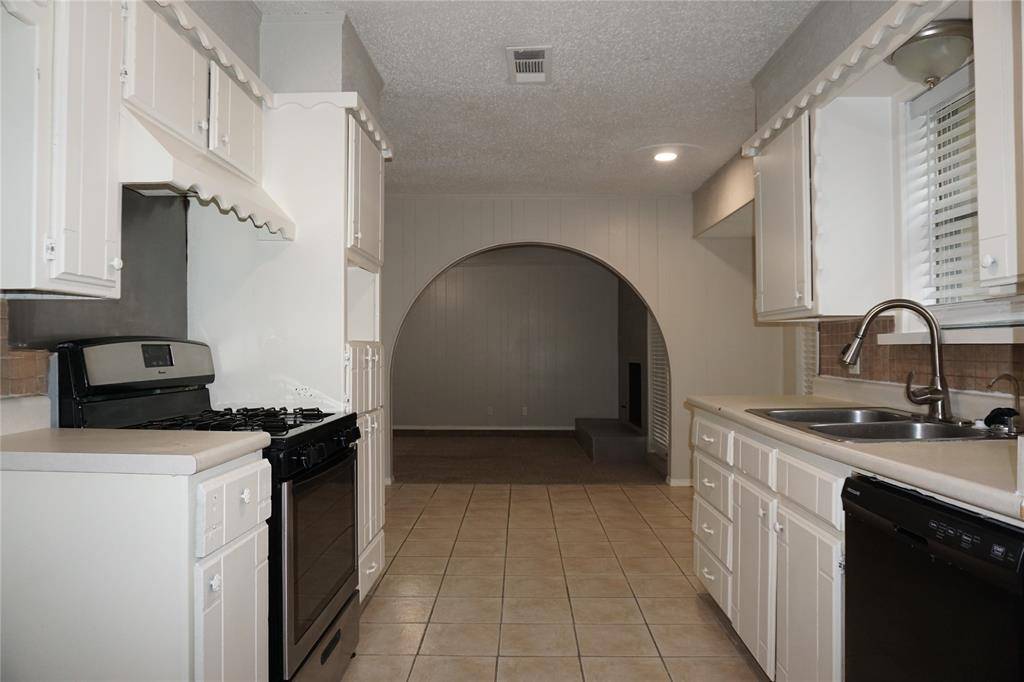 2308 Warwick Court, Bedford, TX 76022