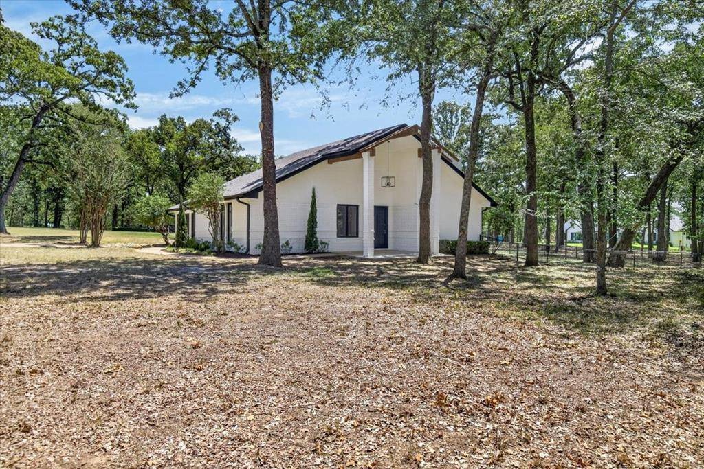 172 Colonial Drive, Mabank, TX 75156