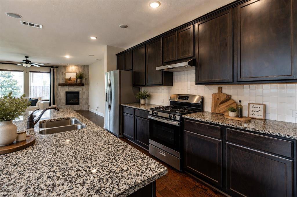 1609 Cedar Crest Drive, Forney, TX 75126