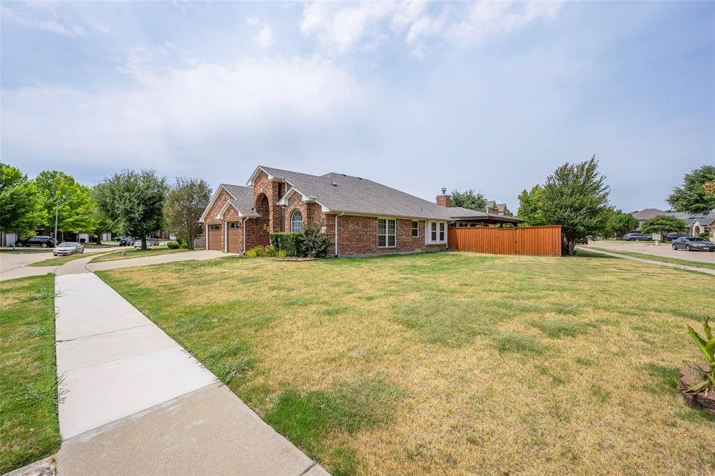 5804 Silver Sage Lane, Grand Prairie, TX 75052