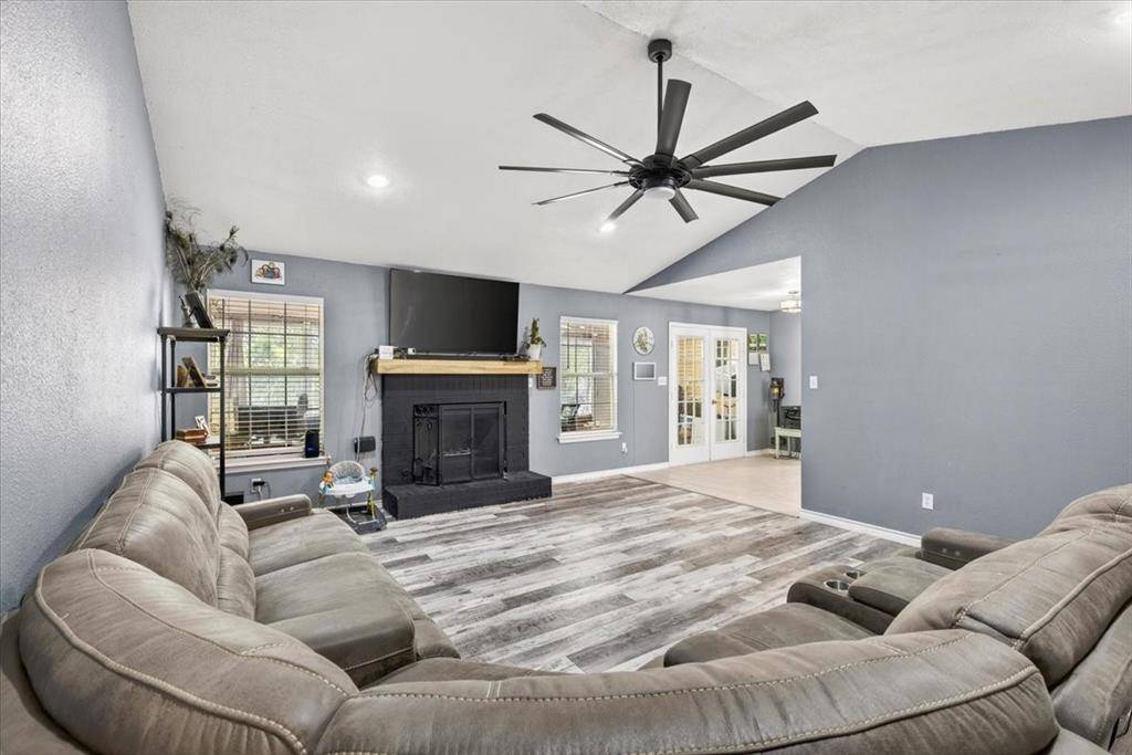 530 Vz County Road 2915, Eustace, TX 75124