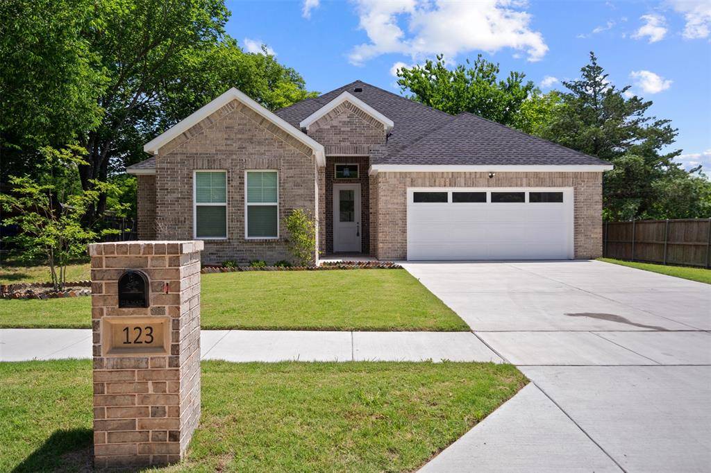 123 Bradshaw Street, Waxahachie, TX 75165