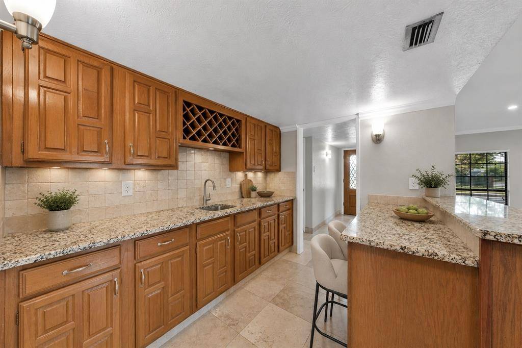 1715 Cherokee Trail, Plano, TX 75023