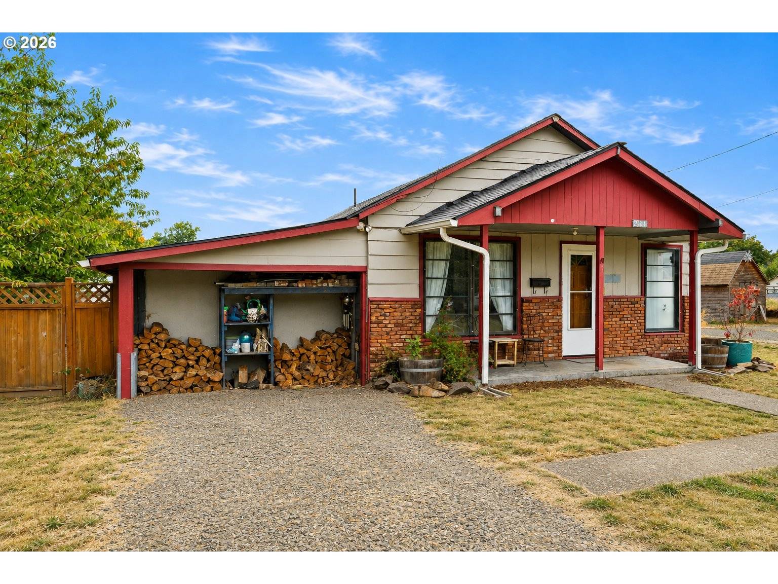 221 WALNUT ST, Independence, OR 97351