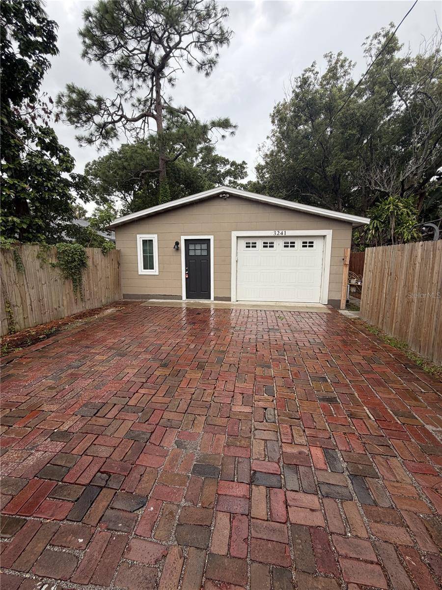 3241 12TH ST N, St Petersburg, FL 33704