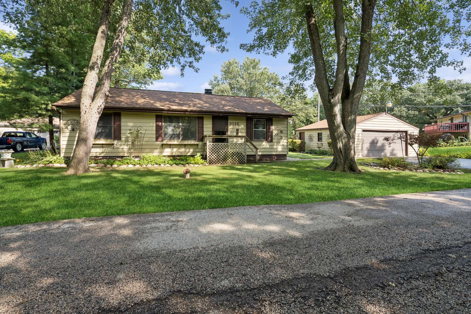 3212 S Bergman DR, Mchenry, IL 60051