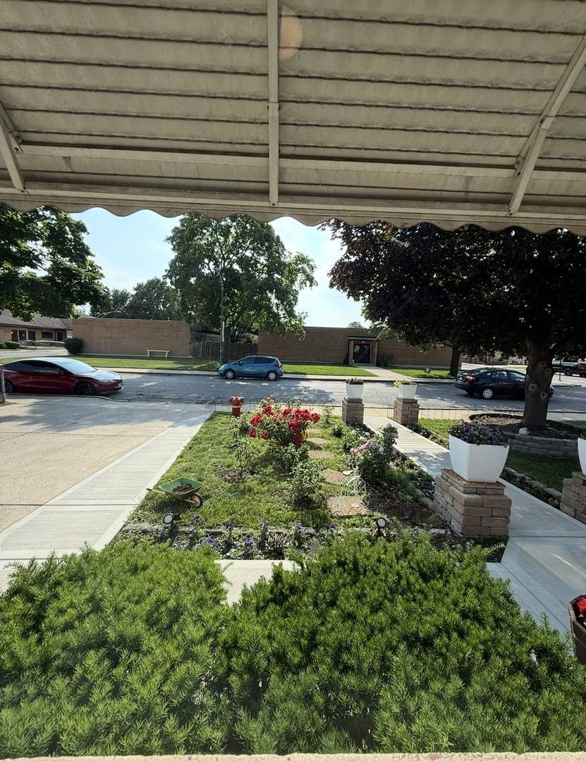 8207 S Kostner AVE, Chicago, IL 60652