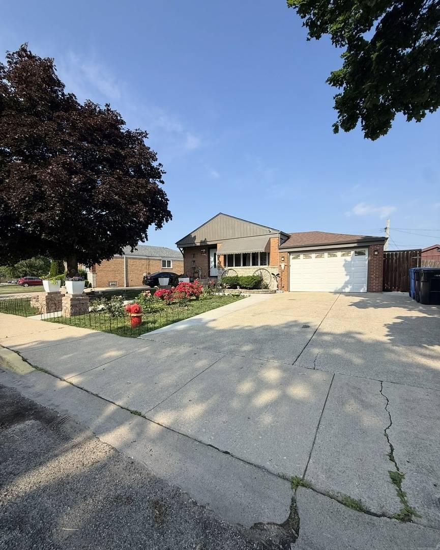 8207 S Kostner AVE, Chicago, IL 60652
