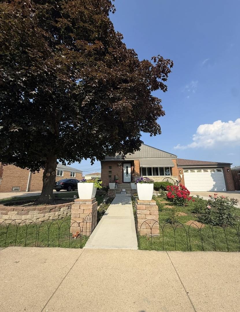8207 S Kostner AVE, Chicago, IL 60652