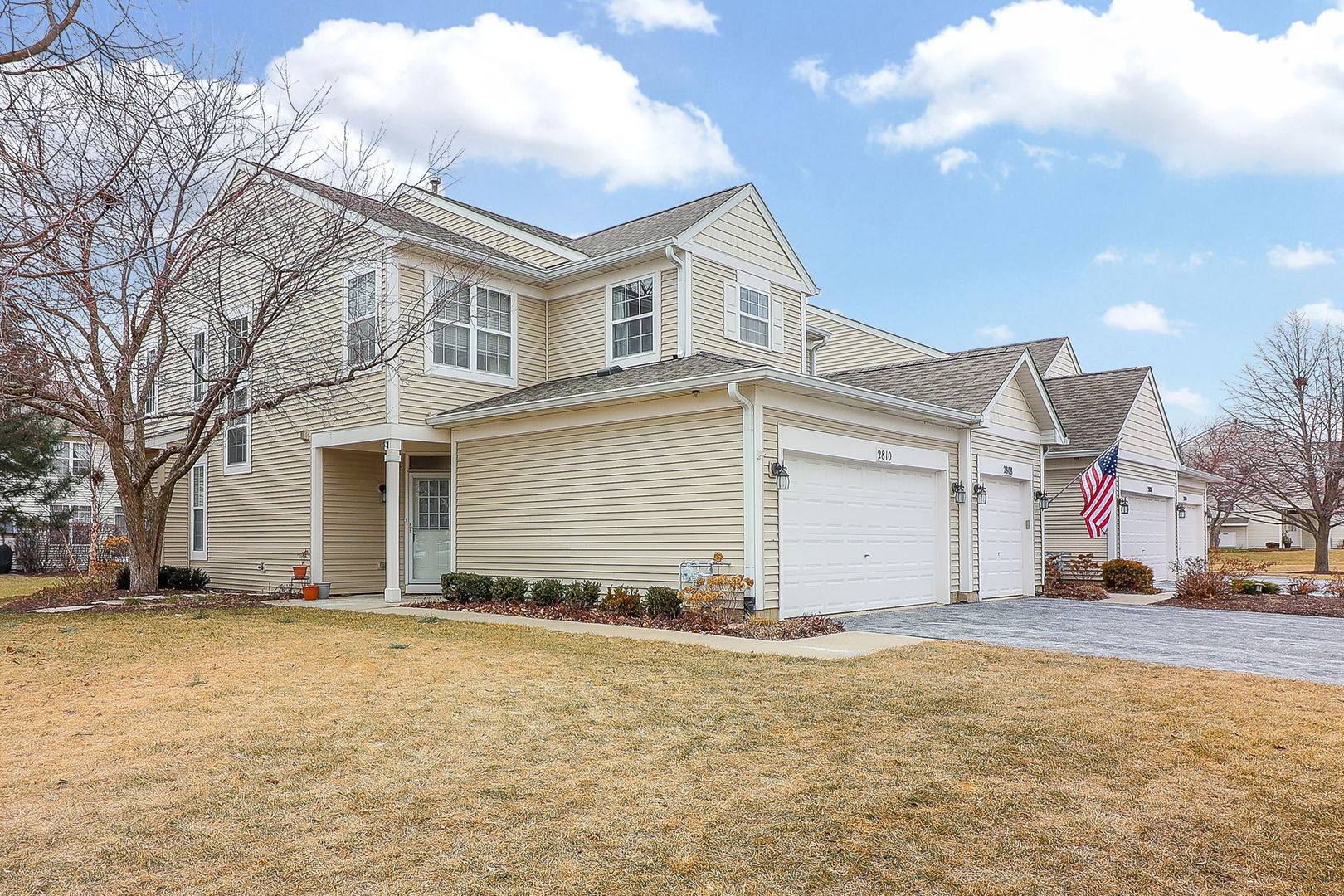 2810 White Thorn CIR, Naperville, IL 60564