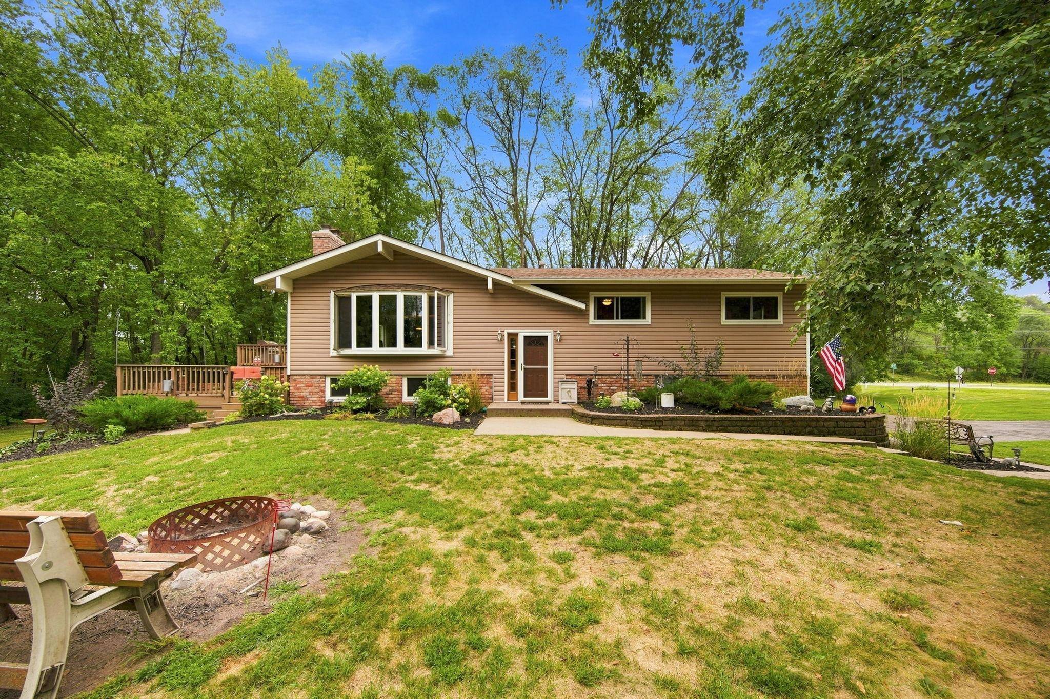 861 Willow Ridge 1, Hudson, WI 54016