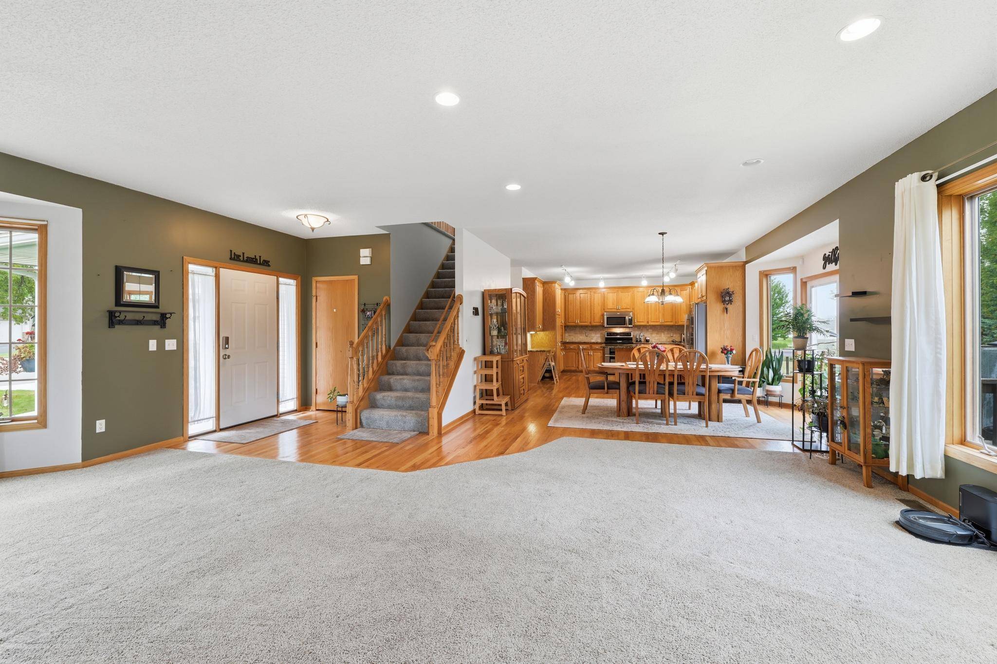 21386 Goldenrod CIR, Rogers, MN 55374