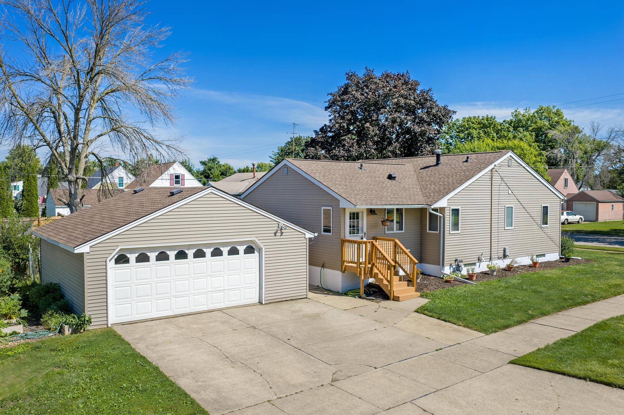 306 16th ST SE, Austin, MN 55912