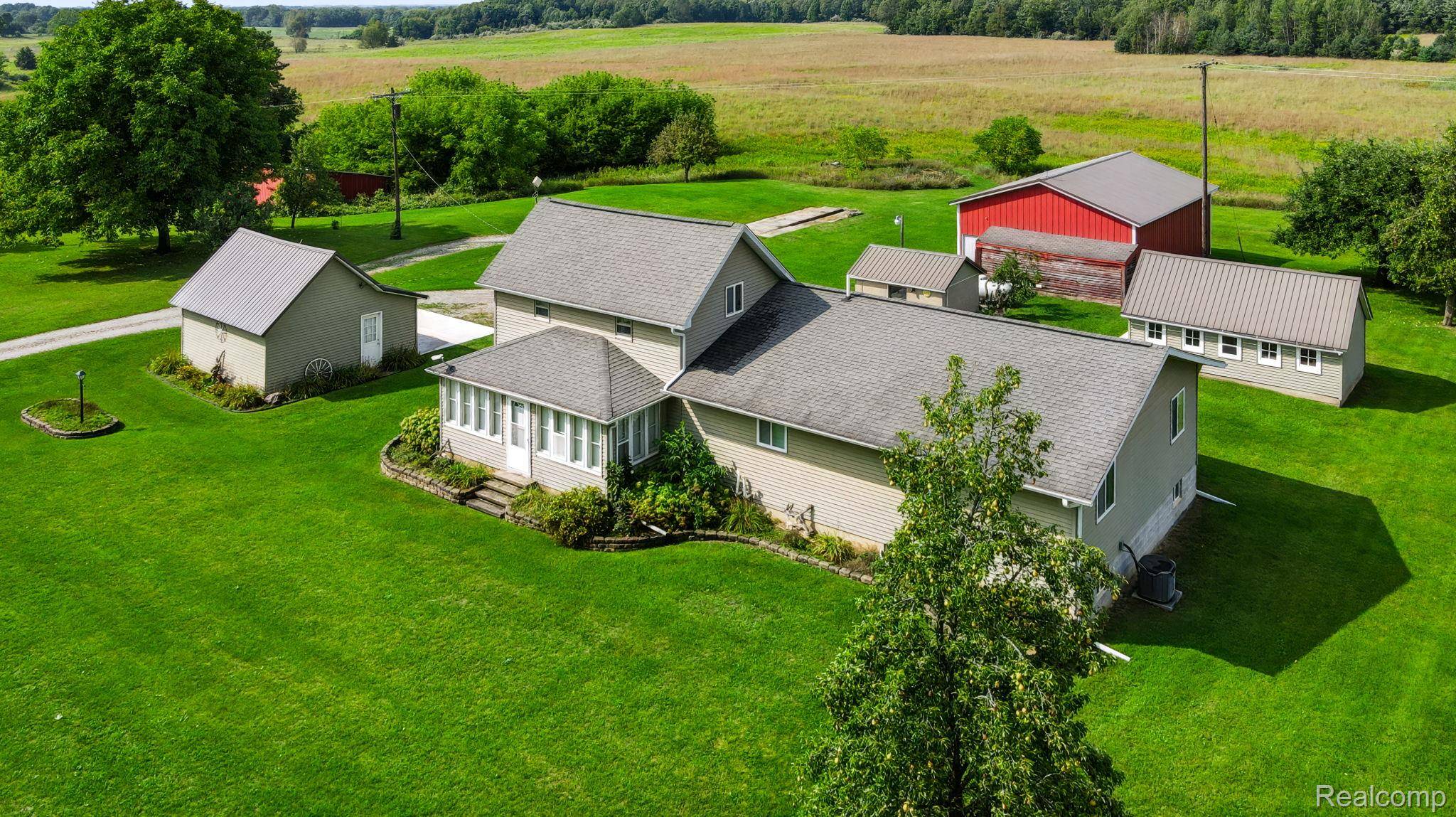 1660 W Brown RD, Fremont Township, MI 48744