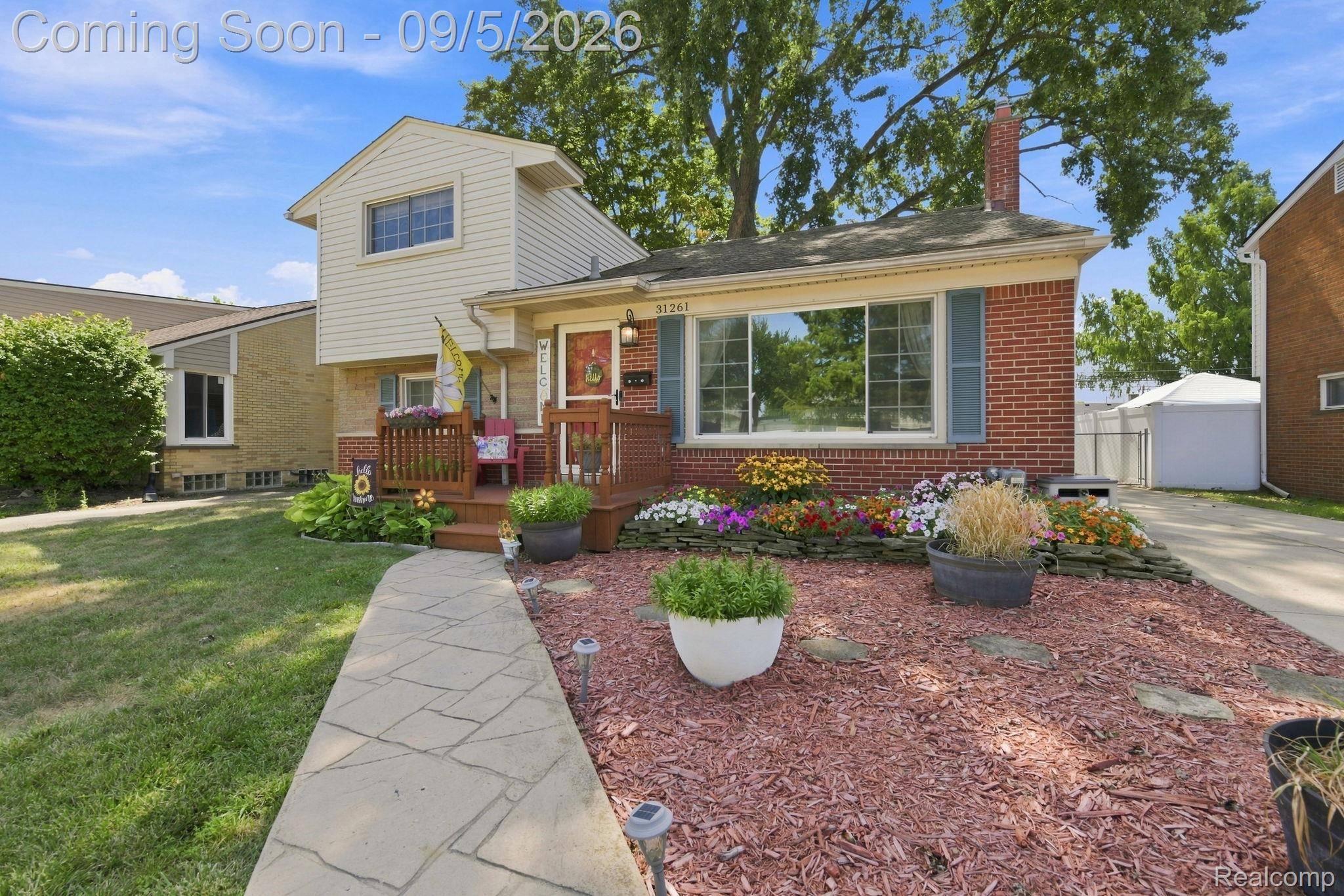 31261 Mackenzie DR, Westland, MI 48185