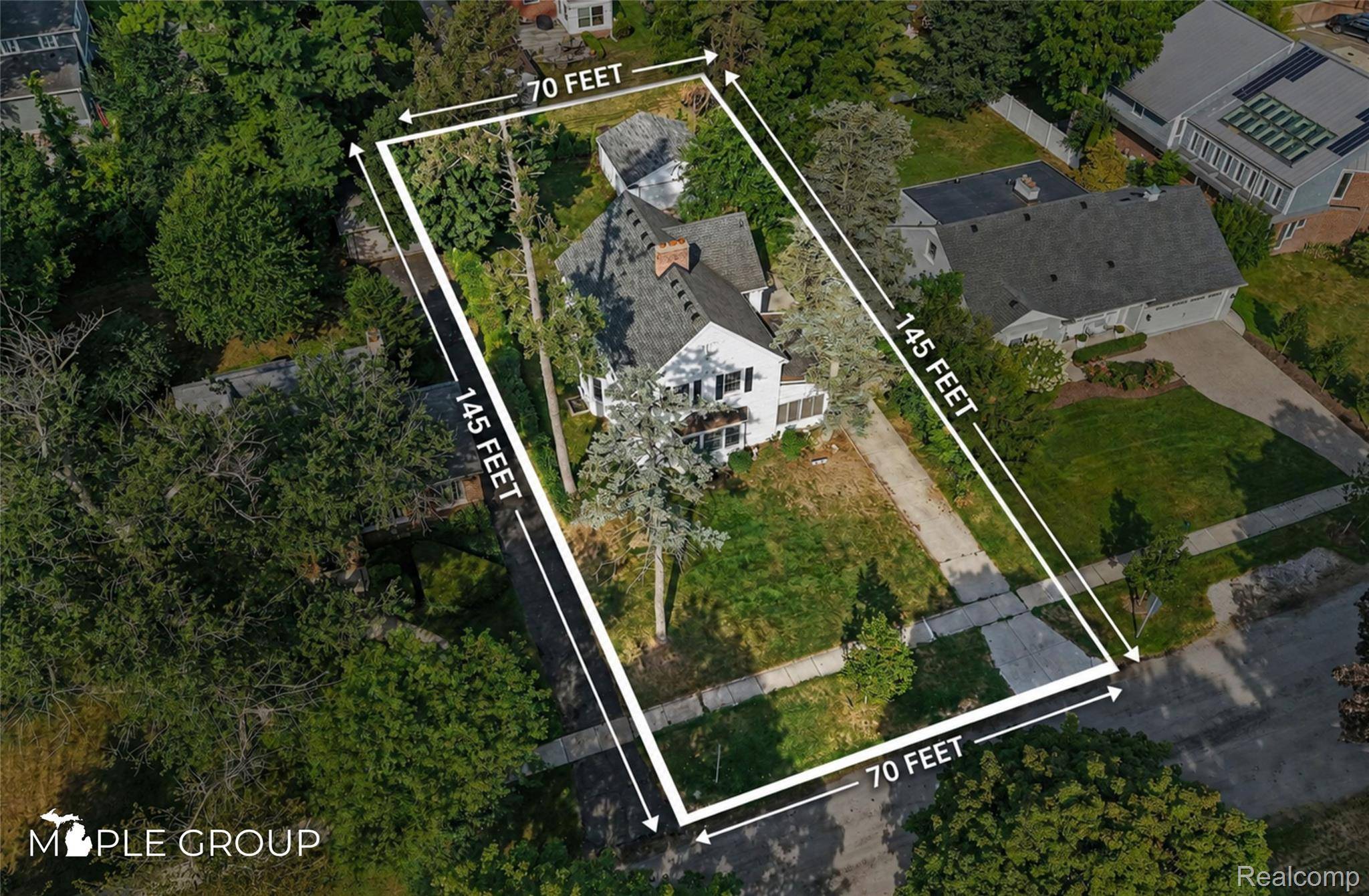 208 Larchlea DR, Birmingham, MI 48009