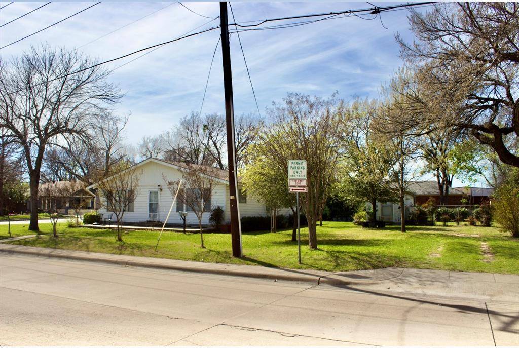 422 Smith Street, Grapevine, TX 76051