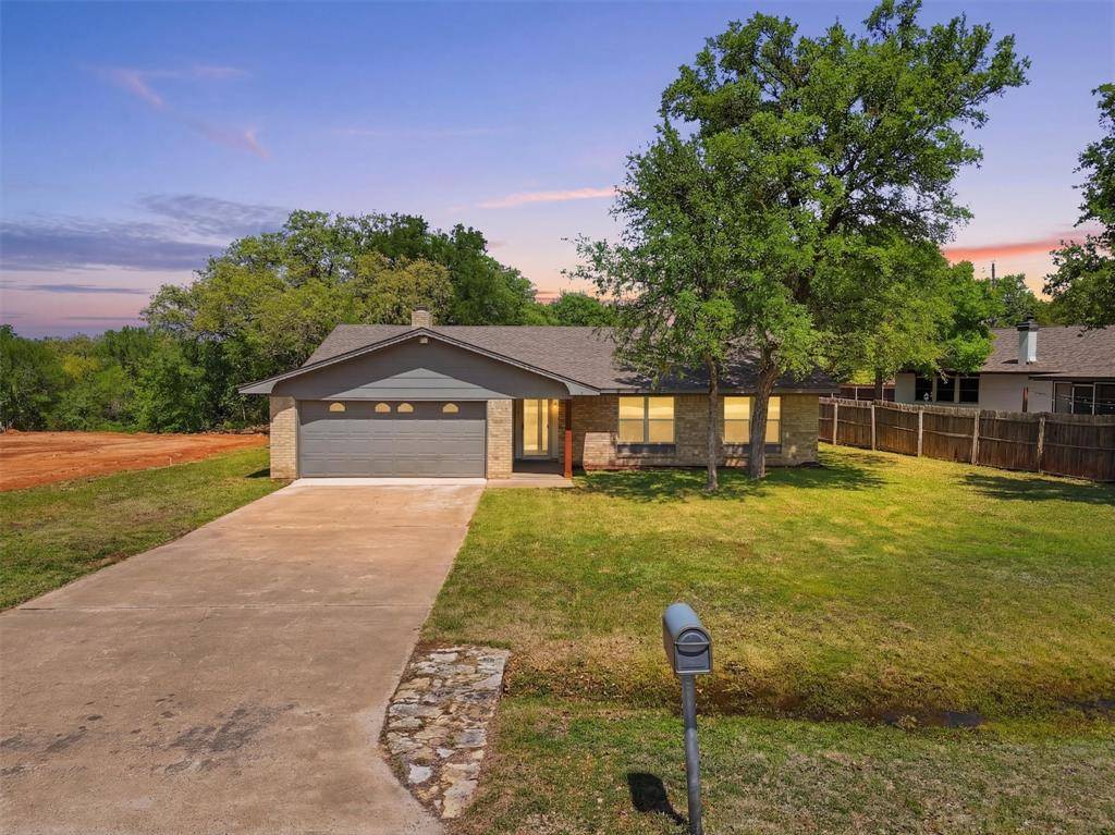 6106 Laredo Court, Granbury, TX 76049