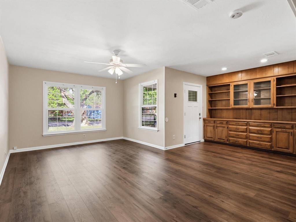 2210 Robinwood Lane, Denton, TX 76209
