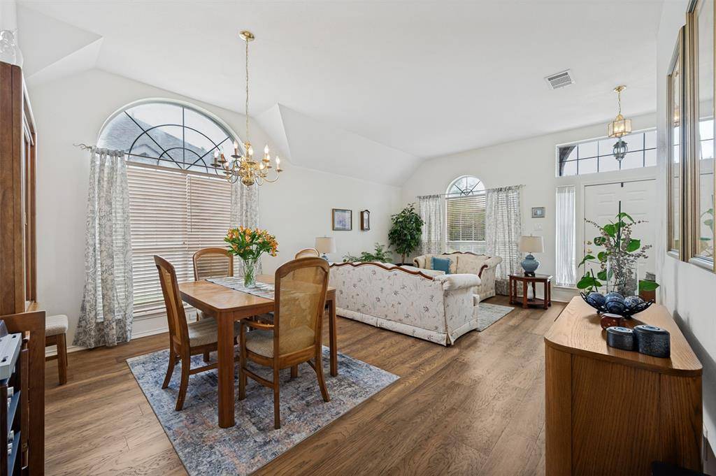 10009 White Lane, Irving, TX 75063