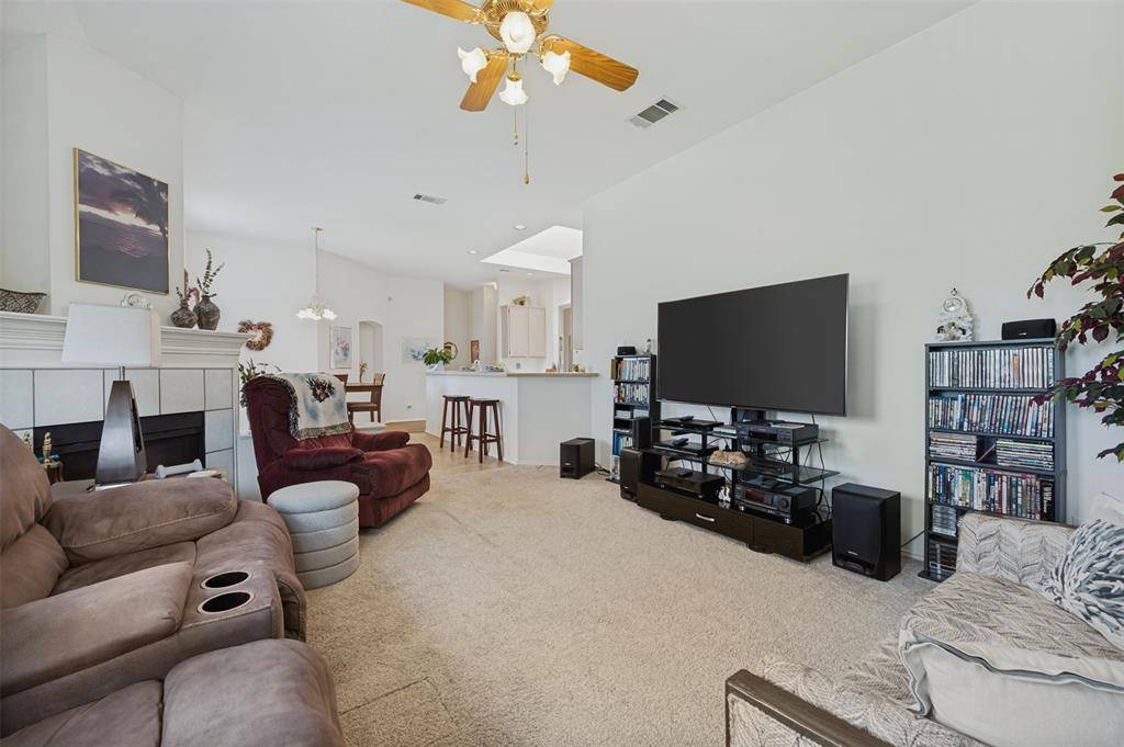 10009 White Lane, Irving, TX 75063