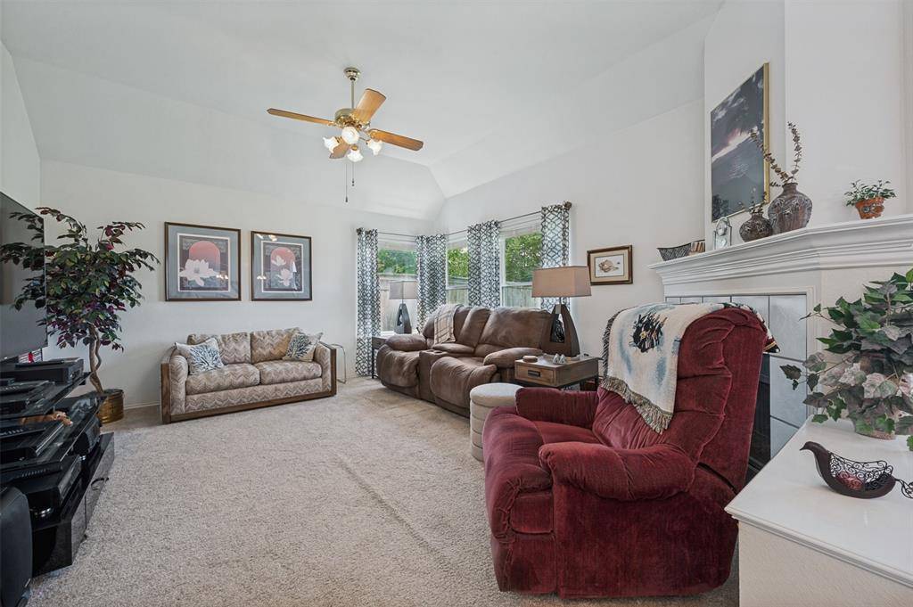 10009 White Lane, Irving, TX 75063