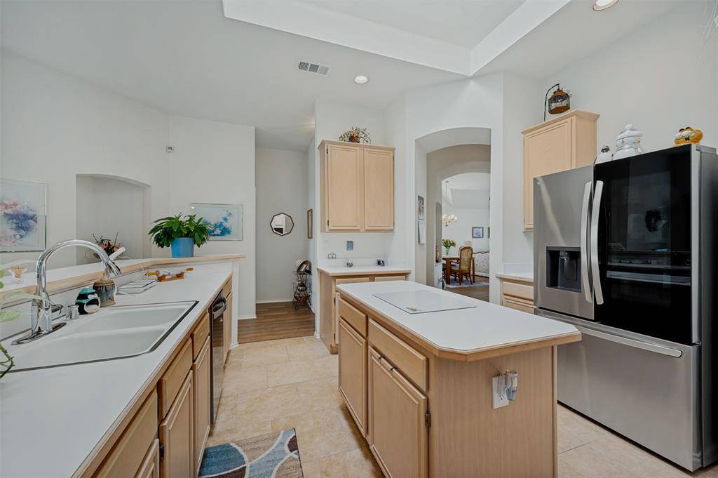 10009 White Lane, Irving, TX 75063