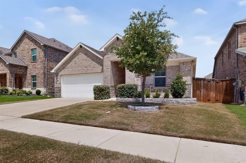 9537 Abington Avenue, Fort Worth, TX 76131