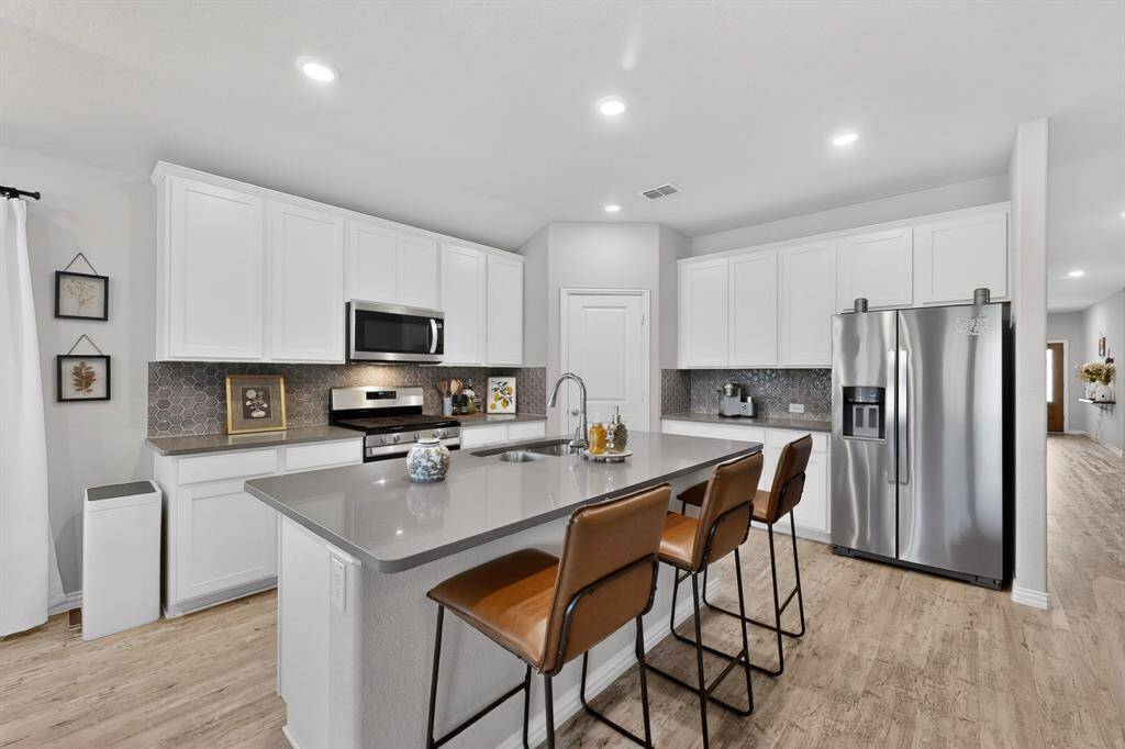 9537 Abington Avenue, Fort Worth, TX 76131