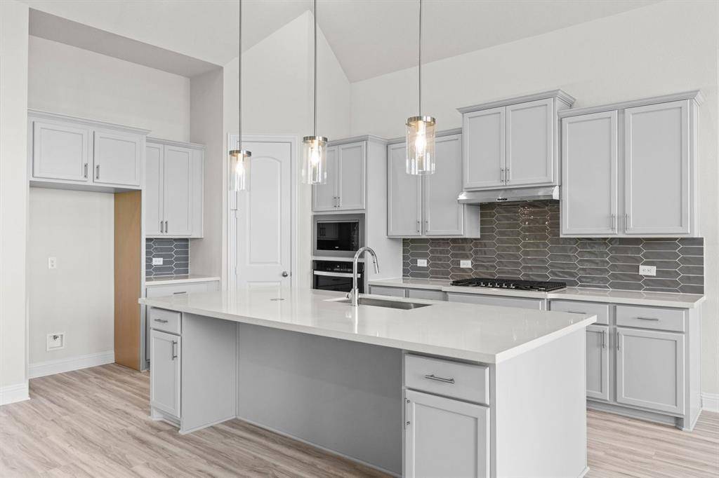 237 Basketflower Drive, Waxahachie, TX 75165