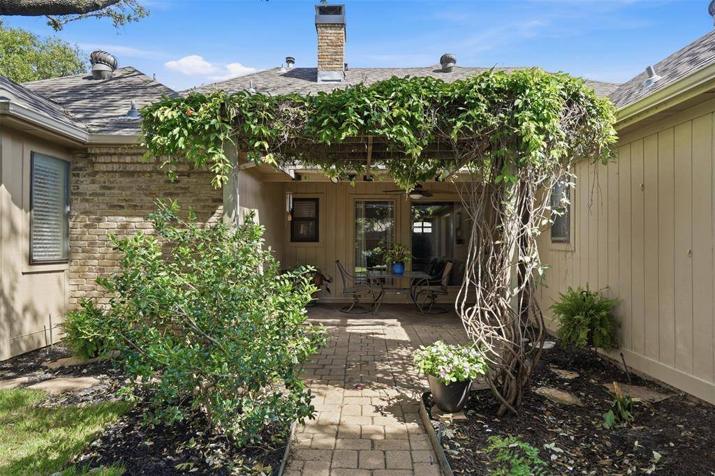 2247 Valley Mill, Carrollton, TX 75006