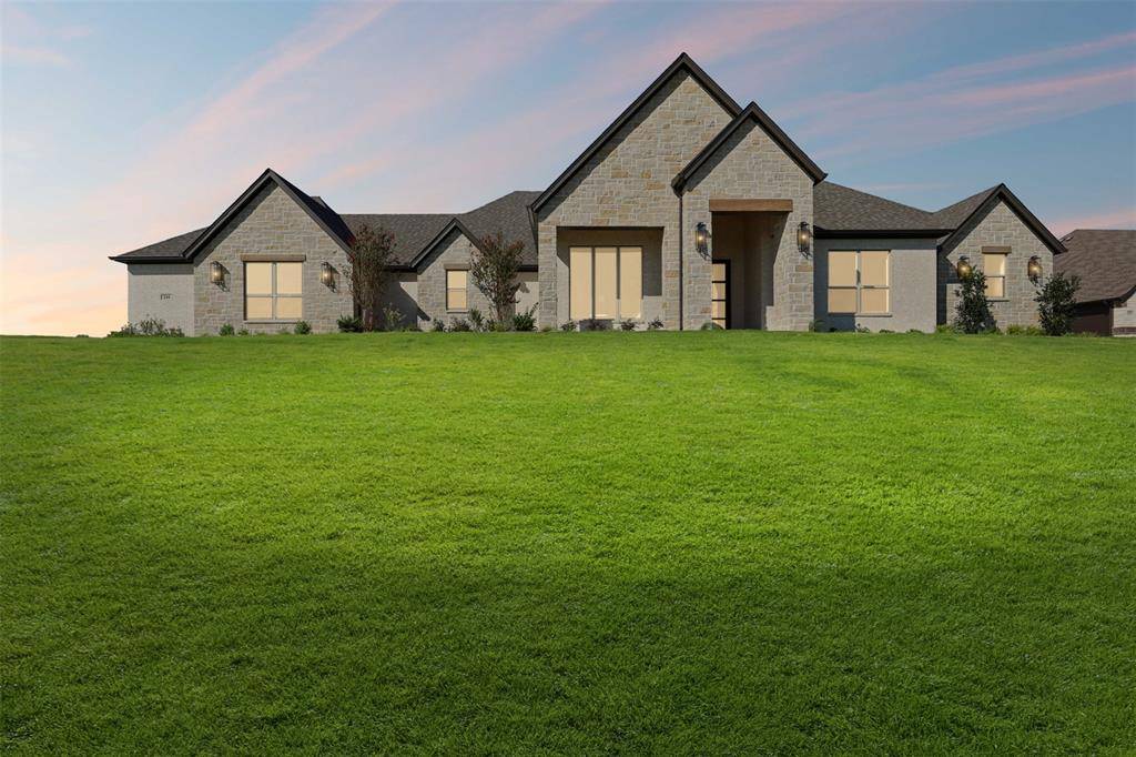 241 Martin Drive, Granbury, TX 76049