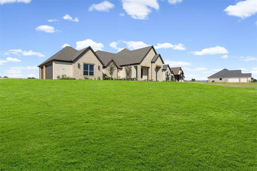 241 Martin Drive, Granbury, TX 76049