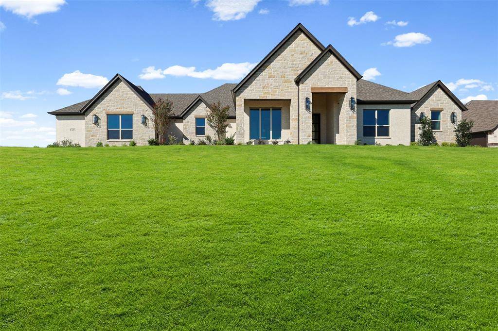 241 Martin Drive, Granbury, TX 76049