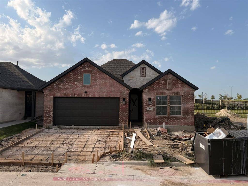 208 Ravenna Boulevard, Justin, TX 76247