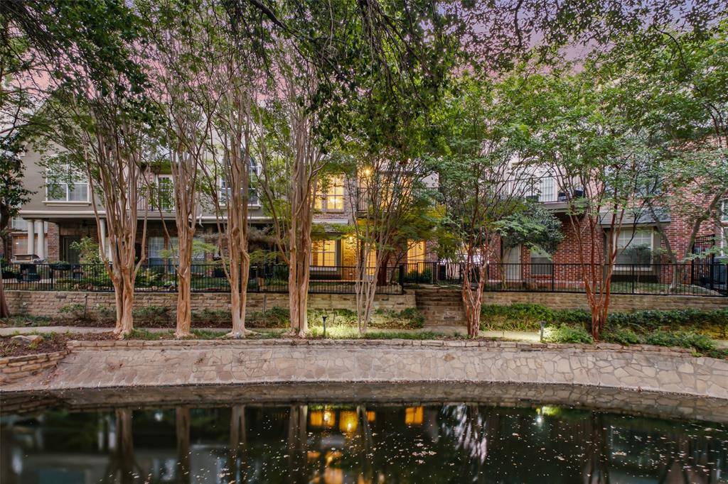 14891 Towne Lake Circle, Addison, TX 75001