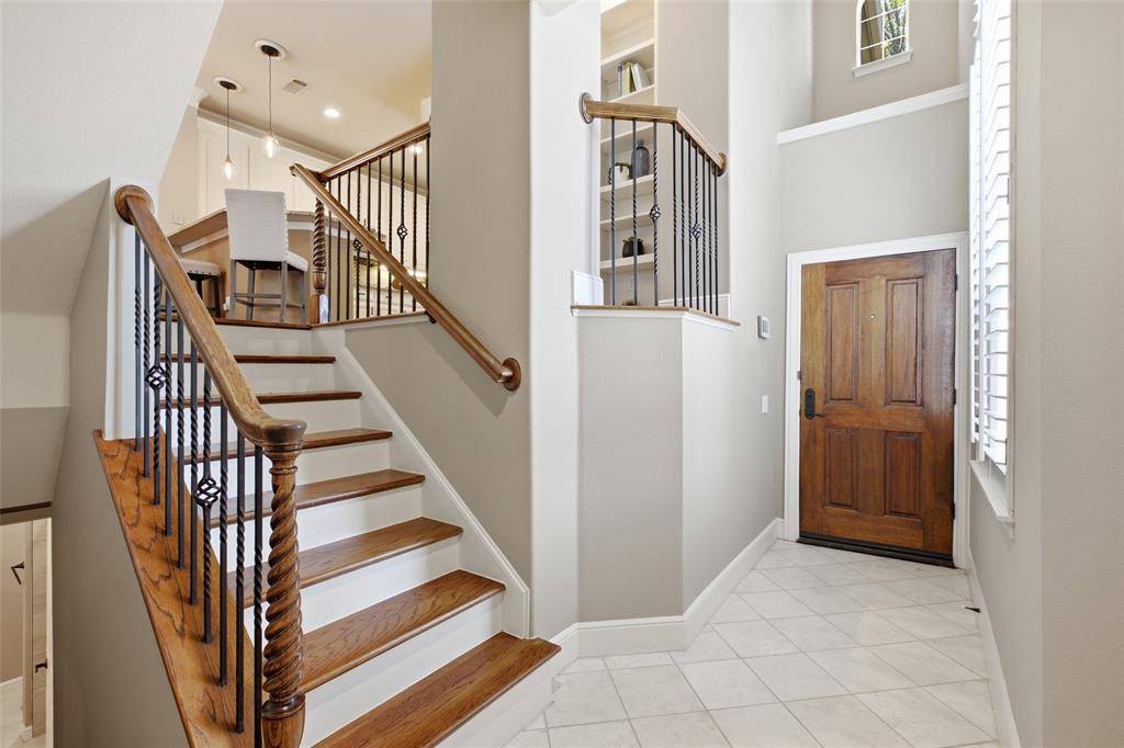 14891 Towne Lake Circle, Addison, TX 75001