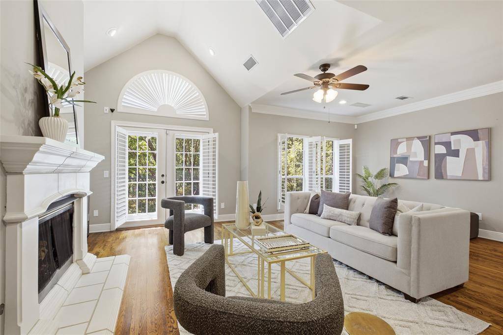 14891 Towne Lake Circle, Addison, TX 75001
