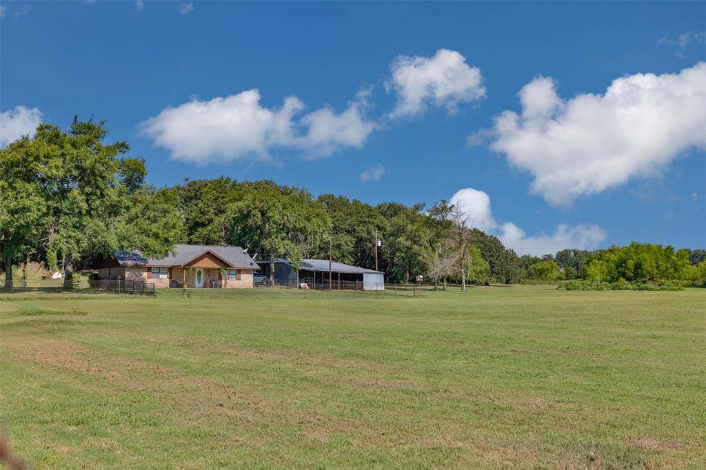 671 County Road 163, Gainesville, TX 76240